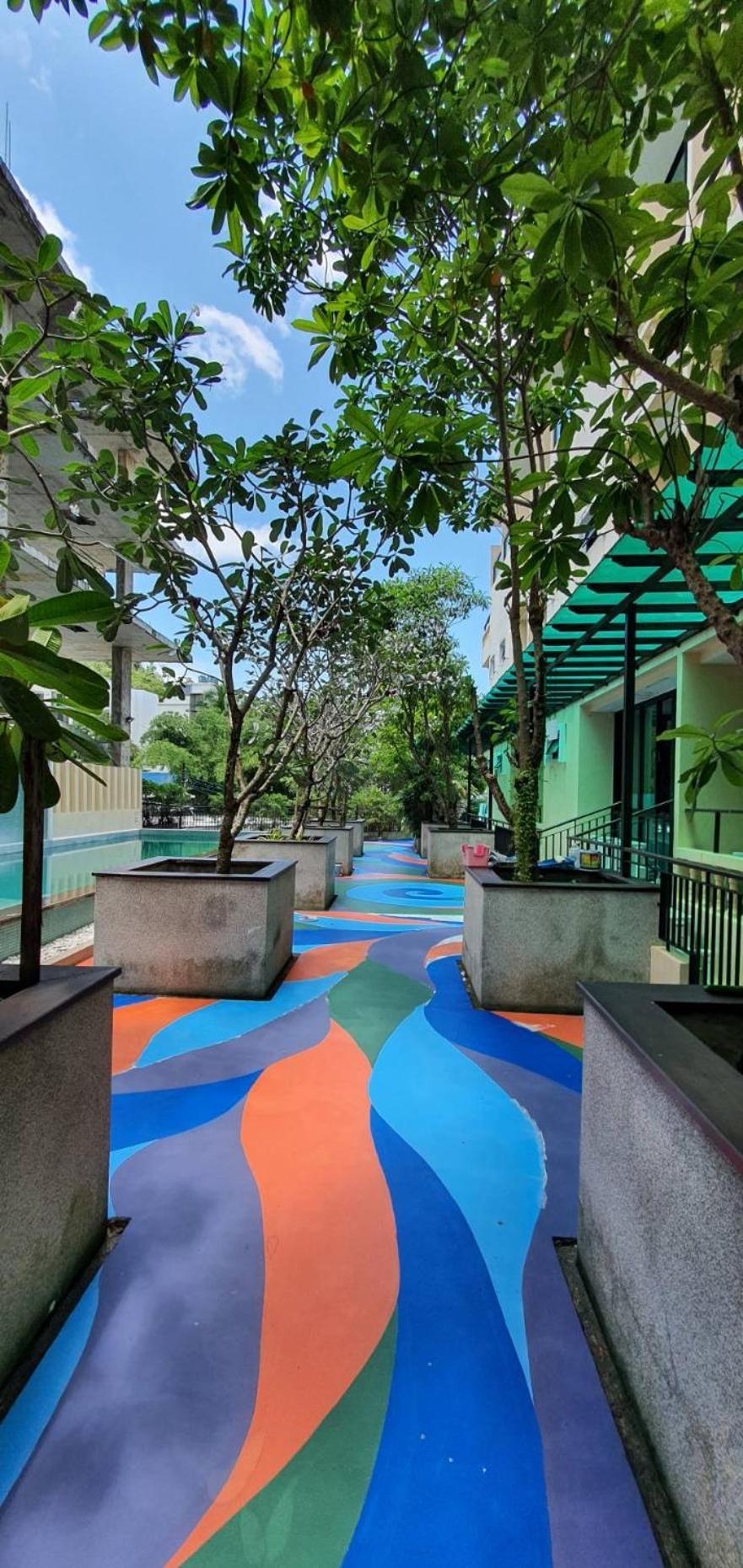 Royal Waves Hotel Patong Exterior photo